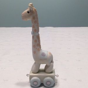 Precious Moments Giraffe “Keep Looking Up” on Wheeled Platform w/Hooks